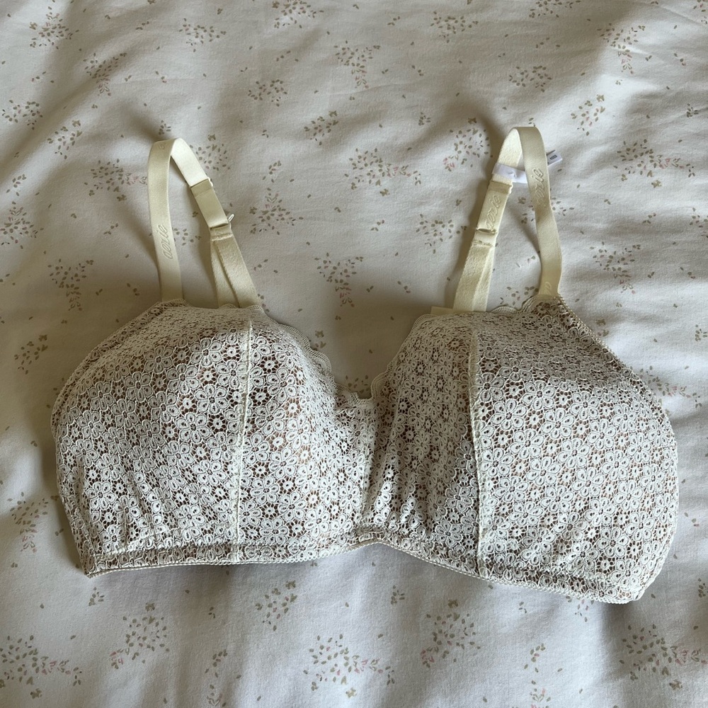 Aerie Ivory Lace Wireless Bra Size 40DD Vintage